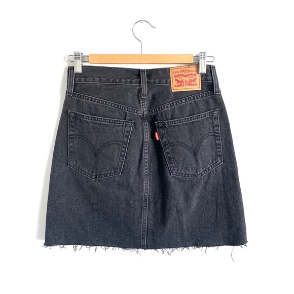 Levi’s black high waisted denim skirt - Picture 2 of 3